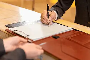 安提瓜和巴布达那边的人到北京旅游多少公里